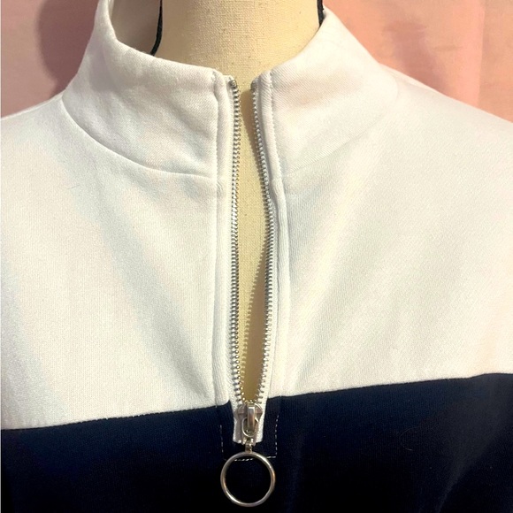 Sold!!!  ⭐️ white and blue Crop top forever21 pull over size large - Picture 2 of 3